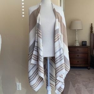 BCBG MaxAzria Tan Knit Throw Sweater Wrap